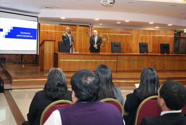 Los Procesos Sumariales fueron el tema del Diplomado de Derecho Administrativo