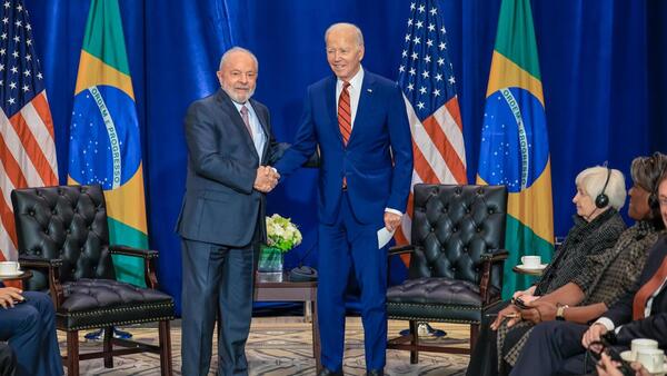 Biden busca seducir a Lula con iniciativa a favor de los derechos laborales