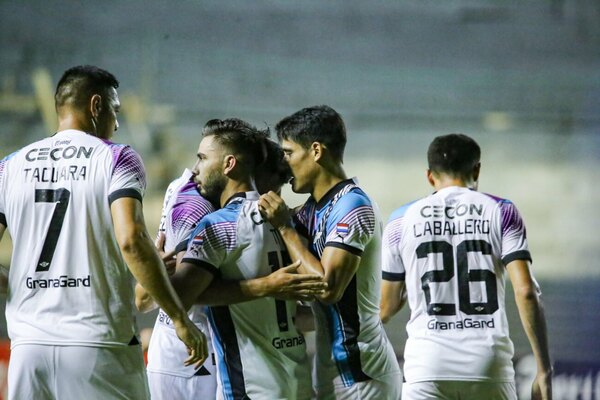 Versus / Copa Paraguay: Libertad se impuso con mucho suspenso a San Lorenzo y está en cuartos