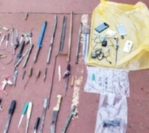 Encarnación: Hallan armas y teléfonos en pabellón del PCC - Paraguay.com