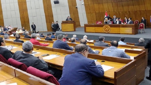 Repudian retención de camiones cisternas paraguayos por parte de Argentina - Noticias Paraguay