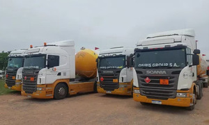Camioneros varados en Argentina advierten sobre posible fuga de gas - trece