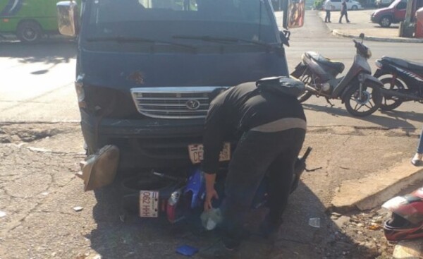 Madre e hija sufren lesiones en accidente