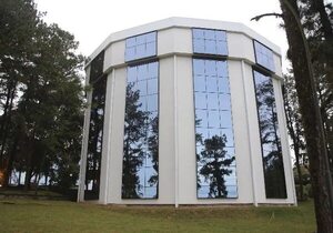 Piden auditar contrato de IPS sobre  Hotel-Casino Acaray - Política - ABC Color