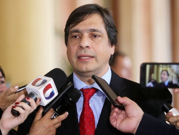 Expresidente del IPS se pone a disposición de la justicia · Radio Monumental 1080 AM