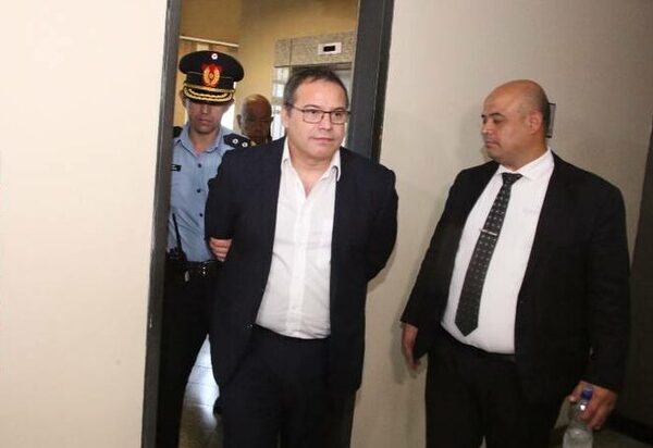 Diario HOY | Carlos Granada recusa a fiscales y zafa de audiencia