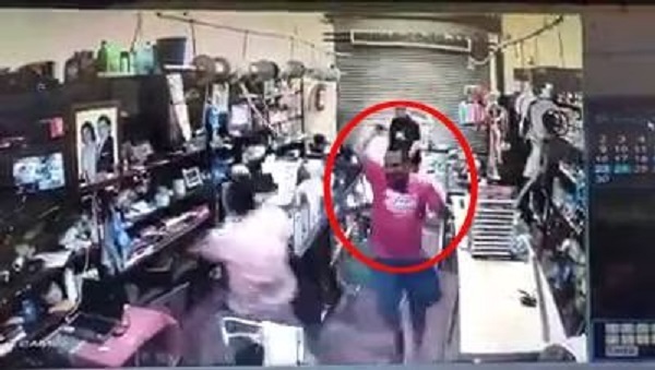 El “loco del martillo” habría abusado de una mujer en el Mercado 4 - Noticiero Paraguay