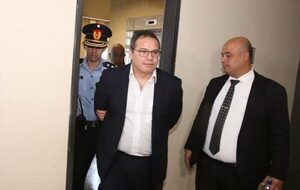 Carlos Granada recusa a fiscales y zafa de audiencia
