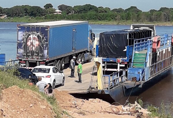 Itá Enramada-Puerto Pilcomayo: suspenden cruce de balsa del lado argentino - ADN Digital