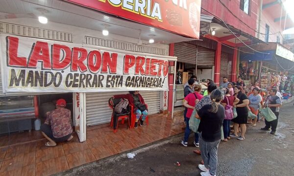 Cierran carnicería de “Kelembú” por falta de pago de patente