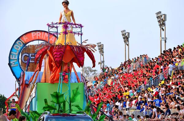 Con caravana, desfile de carrozas, competencias de hinchadas y shows en vivo, Encarnación celebra la llegada de la primavera