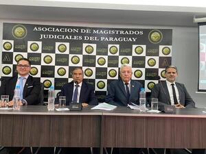 Ministro Ramírez Candia presentó revista jurídica de la AMJP - PDS RADIO Y TV