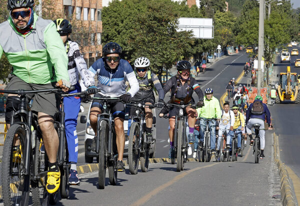 Bogotá recurre al transporte público y a la bicicleta para moverse en el día sin carro - MarketData