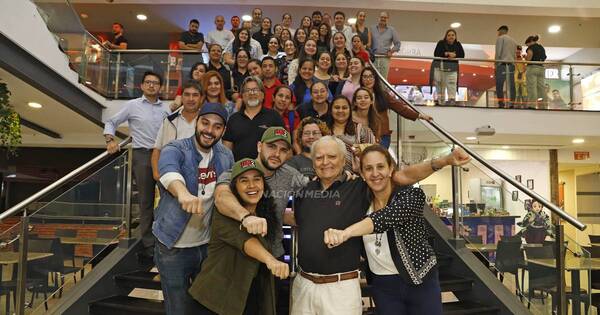 La Nación / London Import SA premió a sus colaboradores con función exclusiva de “Leal 2″