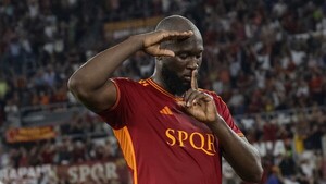 Lukaku rescata al Roma de Mourinho