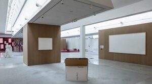 Artista de “Toma el dinero y vete” debe pagar al museo donde expuso su obra
