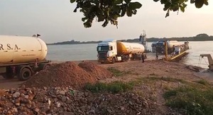 Primeros cuatro camiones retenidos en Argentina llegan a Paraguay - trece