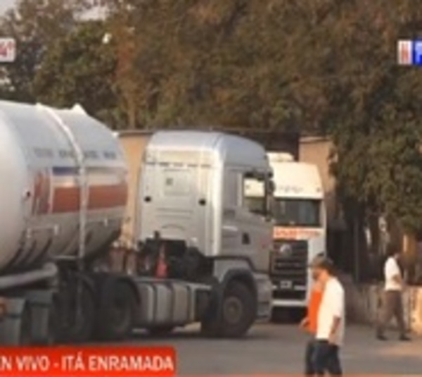 Camiones cisternas liberados por Argentina ya están en el país - Paraguay.com