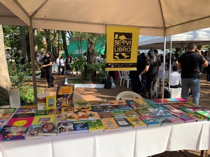 Presentan Programa de Lectura en la Plaza Uruguaya