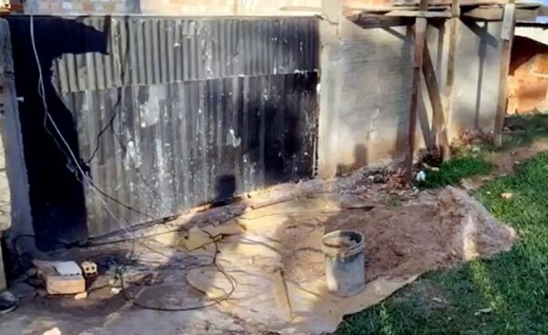 Electrificó su portón y recibió mortal descarga eléctrica