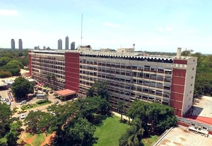 Diario HOY | Presidente del IPS desmiente denuncias de direccionamiento en llamado para limpieza