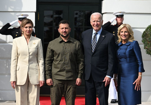 Biden recibió a Zelensky y le aseguró que los tanques estarán en Ucrania "la próxima semana" - Megacadena