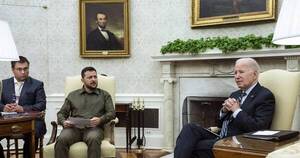 La Nación / Biden recibió a Zelenski y le prometió más ayuda