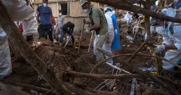 La Nación / Hay más de 43.000 evacuados en Libia por las inundaciones