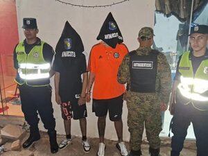 Detienen a dos presuntos microtraficantes en San Lorenzo - Policiales - ABC Color