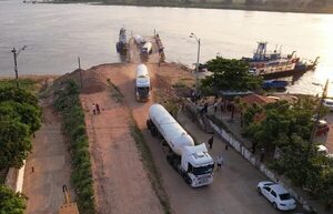 Se liberan los primeros cuatro camiones retenidos en frontera con Argentina - Economía - ABC Color