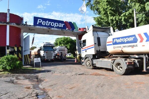 Petropar pierde hasta G. 2.231 por cada litro de gasoil vendido, alertan - Economía - ABC Color