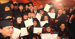 La Nación / ANR celebra a sus nuevos graduados