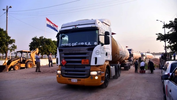 Acuerdan liberación paulatina de camiones retenidos en Argentina - Noticiero Paraguay