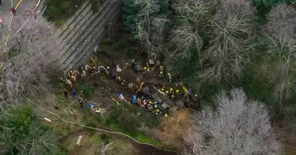 La Nación / Argentina: mueren cuatro soldados al desbarrancarse un camión militar