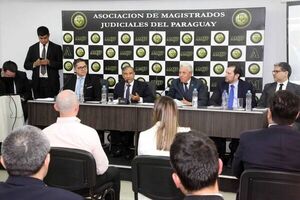 Ministro Ramírez Candia presentó la VI Edición de la Revista Jurídica de la AMJP