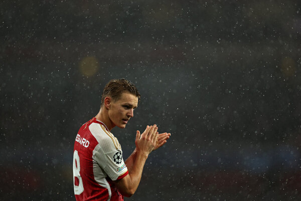 Versus / Arsenal renueva por cinco años más con su capitán