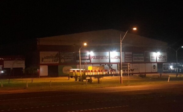 Hombre murió al caer de gradas del Polideportivo Municipal de O'Leary