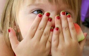 Pintar las uñas de las niñas no es recomendable, pediatra explica el motivo – Prensa 5