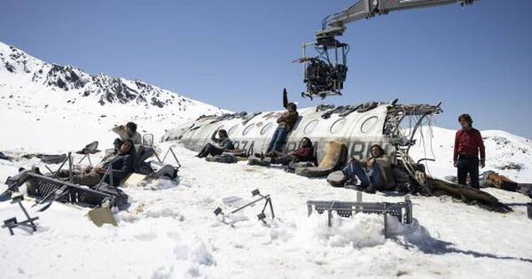 La Nación / “La sociedad de la nieve”: España envía a los Óscar su recreación de tragedia en los Andes