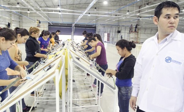 Paraguay busca crear 100.000 empleos en empresas que exporten a Brasil