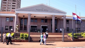 Condenan a 15 de años de prisión hombre que abusó y embarazó a su hijastra menor - Noticias Paraguay