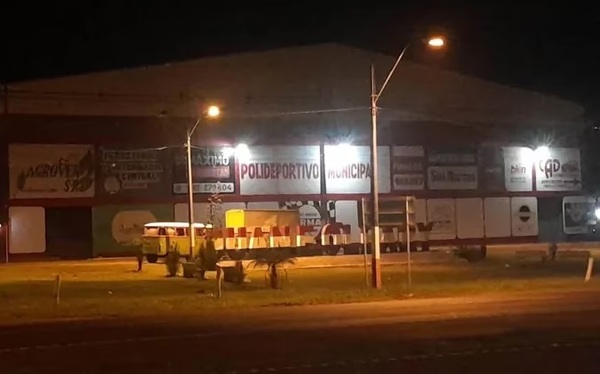 Funcionario municipal muere tras caer en las gradas de un polideportivo - Noticiero Paraguay
