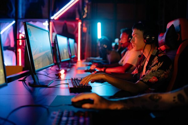 Versus / Oro y no ir al servicio militar, el "premio doble" para los surcoreanos en el eSports