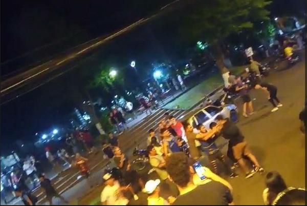 [VIDEO] ¡Juventud, divino tesoro! Farra primaveral opa en moquete en la “capital espiritual”