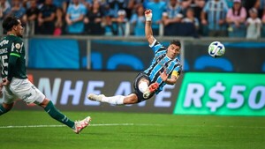 Luis Suárez a Gustavo Gómez: "Vende humo"
