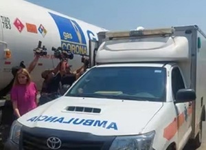 Ya son 40 los camiones retenidos por Argentina y hoy un chofer se descompensó - Noticiero Paraguay