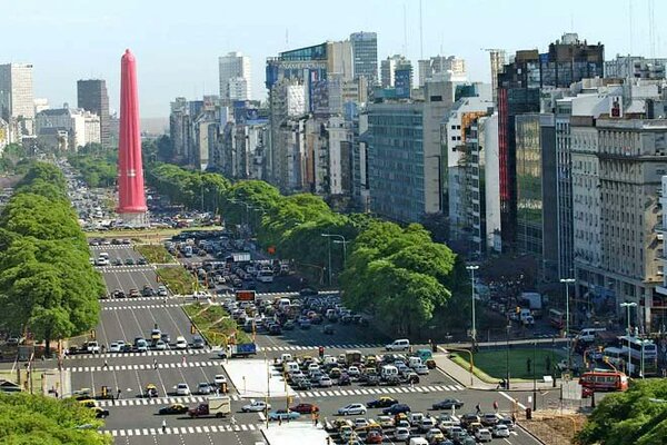 Pusieron condón al Obelisco y causó furor