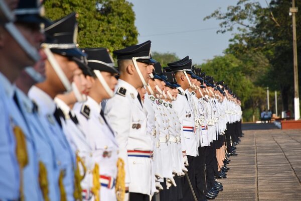 Juran 100 nuevos cadetes de la Policía Nacional