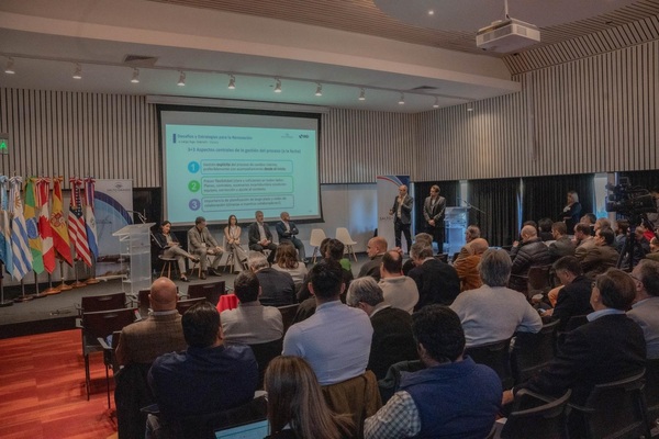 Presentan proyecto de actualización tecnológica de ITAIPU en Foro Internacional del BID