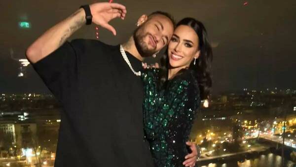 La novia embarazada de Neymar reacciona a nuevas infidelidades del pelotero
